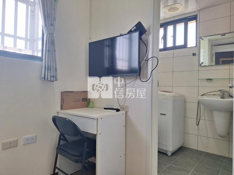 大里市中心收租電梯透套｜13套+2房｜滿租年收127萬房屋室內格局與周邊環境