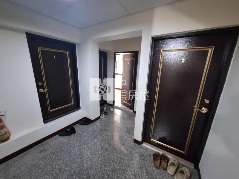 大里市中心收租電梯透套｜13套+2房｜滿租年收127萬房屋室內格局與周邊環境