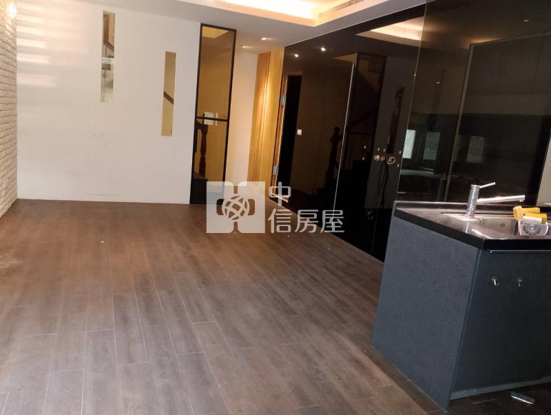 中壢新明鬧區黃金店住房屋室內格局與周邊環境