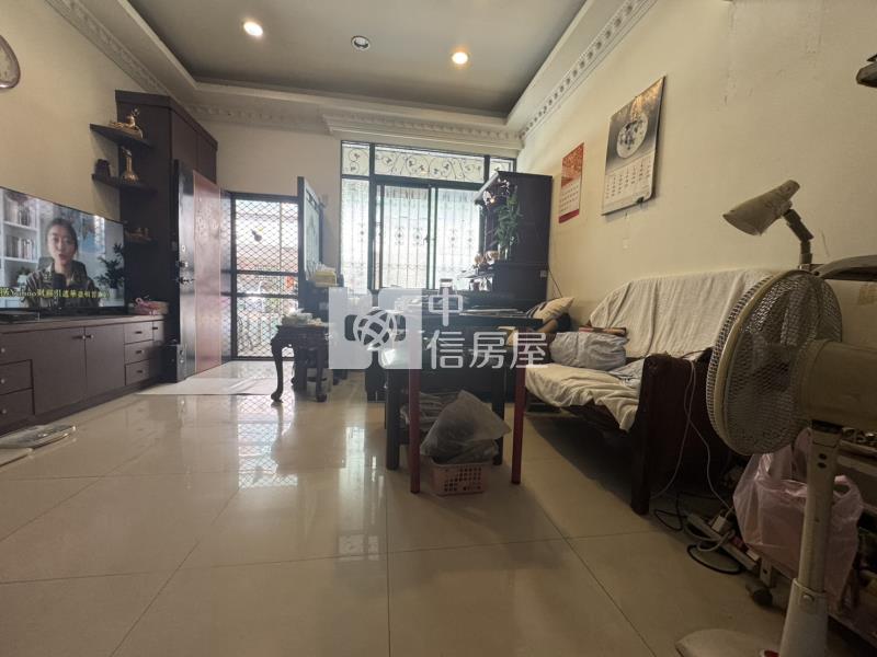 南屯近單元五輕屋齡透天別墅房屋室內格局與周邊環境