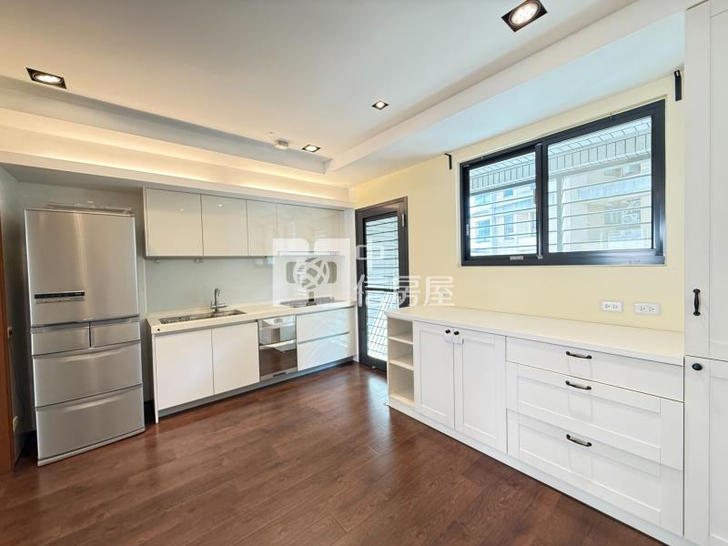 葳格高中文華硯高樓屋美三改二房平車房屋室內格局與周邊環境