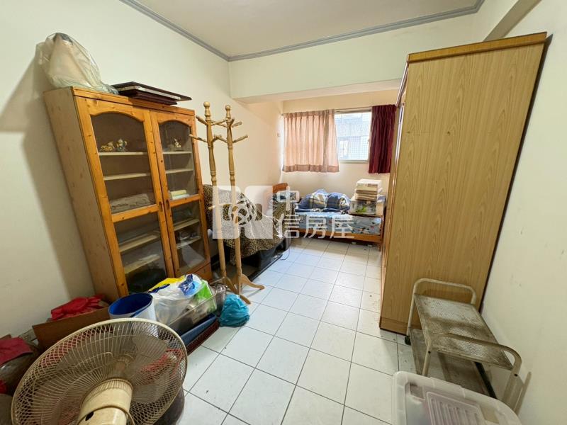 興安商圈採光三房車位房屋室內格局與周邊環境