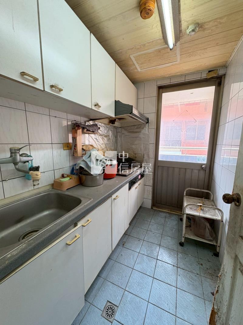 興安商圈採光三房車位房屋室內格局與周邊環境