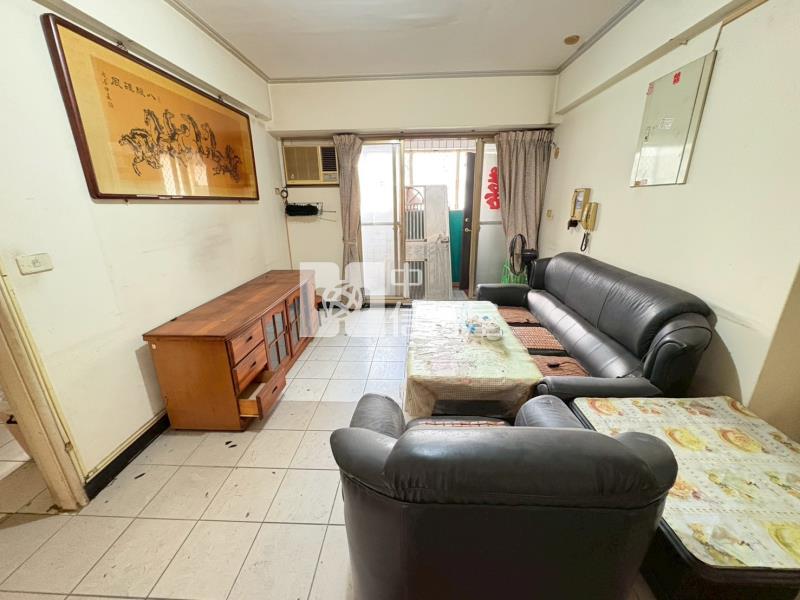 興安商圈採光三房車位房屋室內格局與周邊環境