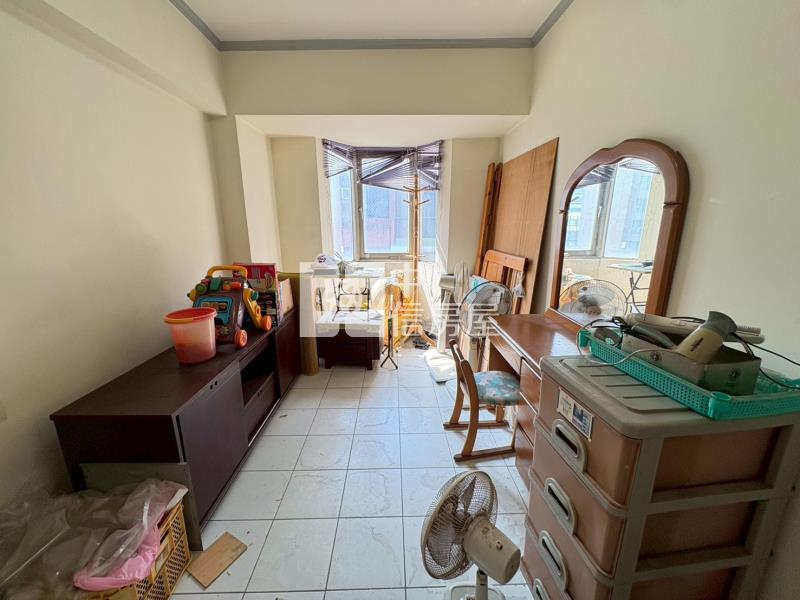 興安商圈採光三房車位房屋室內格局與周邊環境