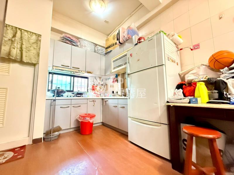 專任 -(詠隆第堡)太平震後輕屋齡美墅房屋室內格局與周邊環境