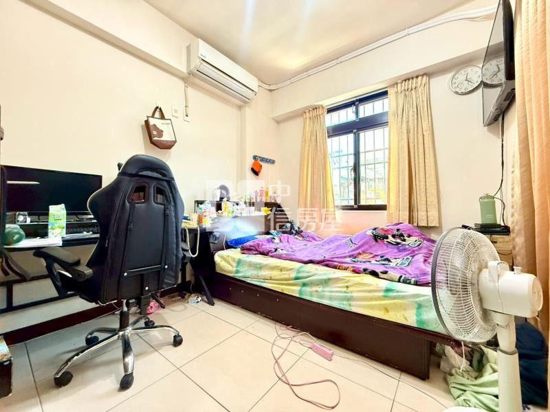 專任 -(詠隆第堡)太平震後輕屋齡美墅房屋室內格局與周邊環境