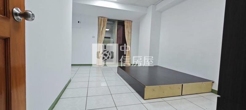 永康中華大道鑫店住+車位房屋室內格局與周邊環境