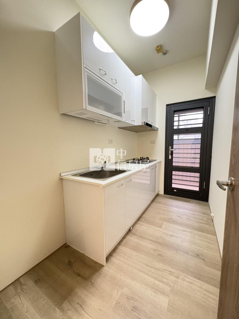 逢甲青海熱鬧商圈美3房附平車房屋室內格局與周邊環境