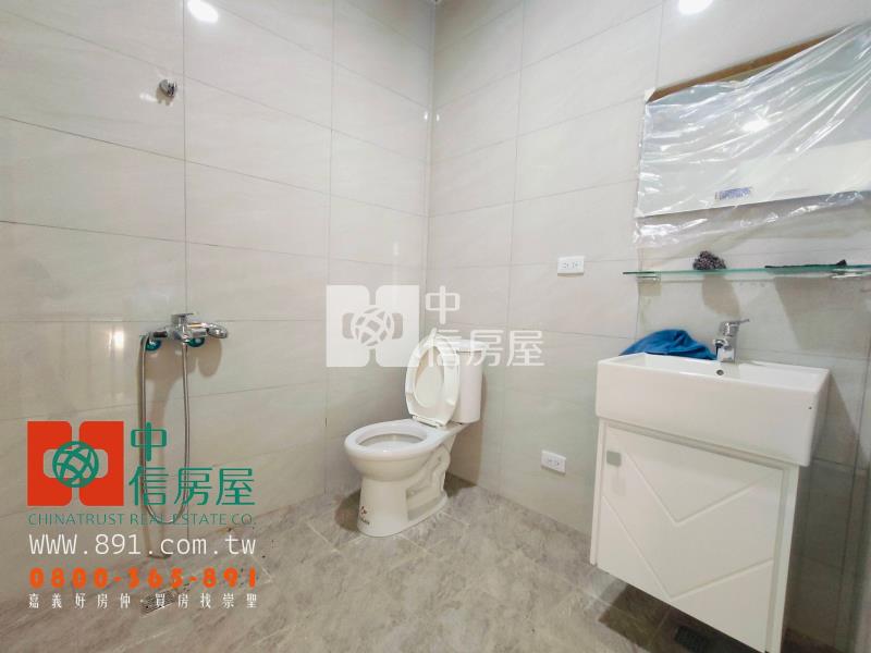 金世界全新整理田字型別墅房屋室內格局與周邊環境