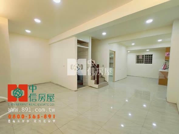 金世界全新整理田字型別墅房屋室內格局與周邊環境