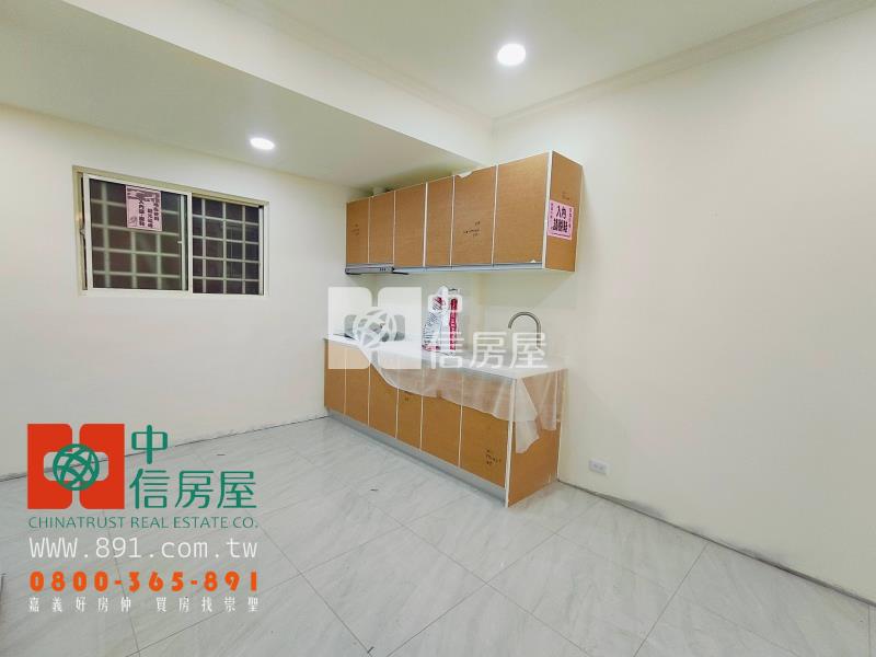 金世界全新整理田字型別墅房屋室內格局與周邊環境