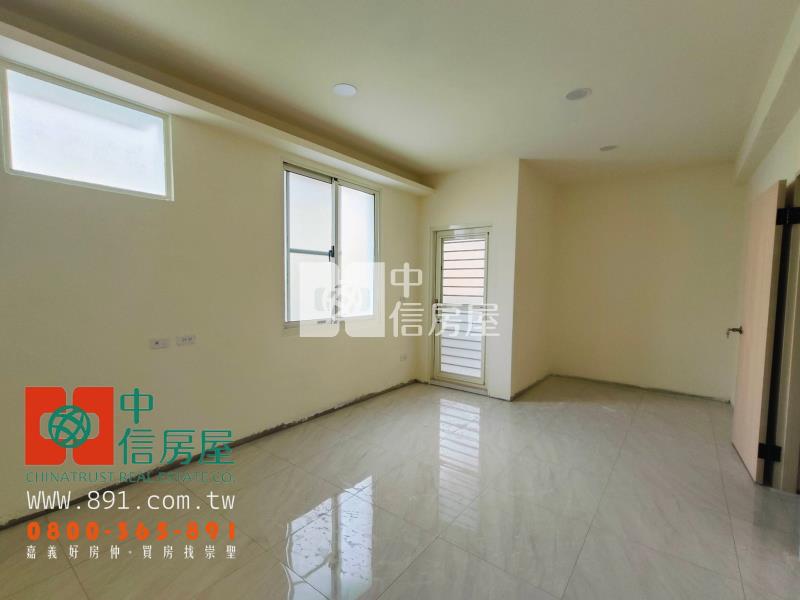 金世界全新整理田字型別墅房屋室內格局與周邊環境