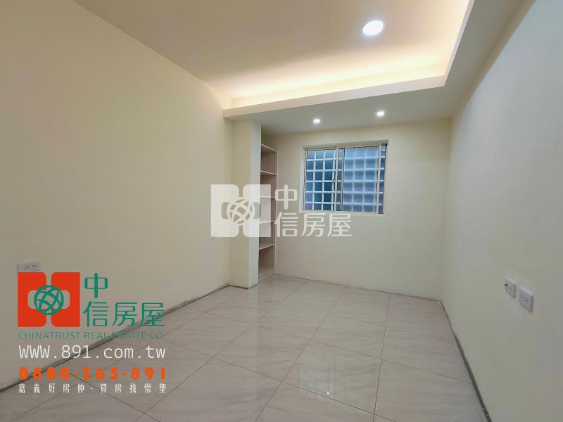 金世界全新整理田字型別墅房屋室內格局與周邊環境