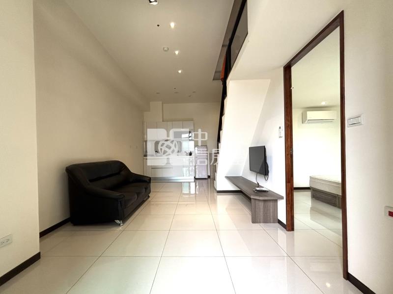 微笑雲品1+1房平車房屋室內格局與周邊環境