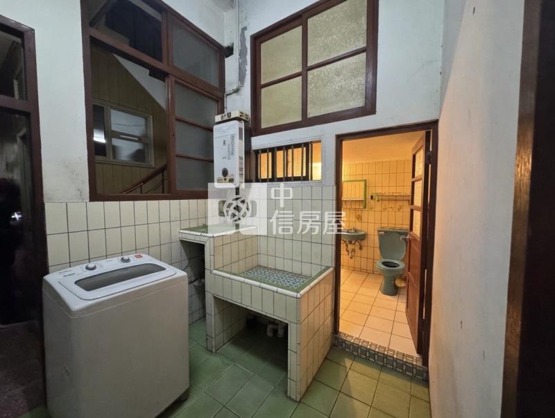 【神馬】體育園區第一排燙金透店房屋室內格局與周邊環境