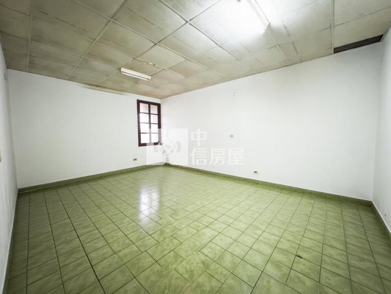 【神馬】體育園區第一排燙金透店房屋室內格局與周邊環境