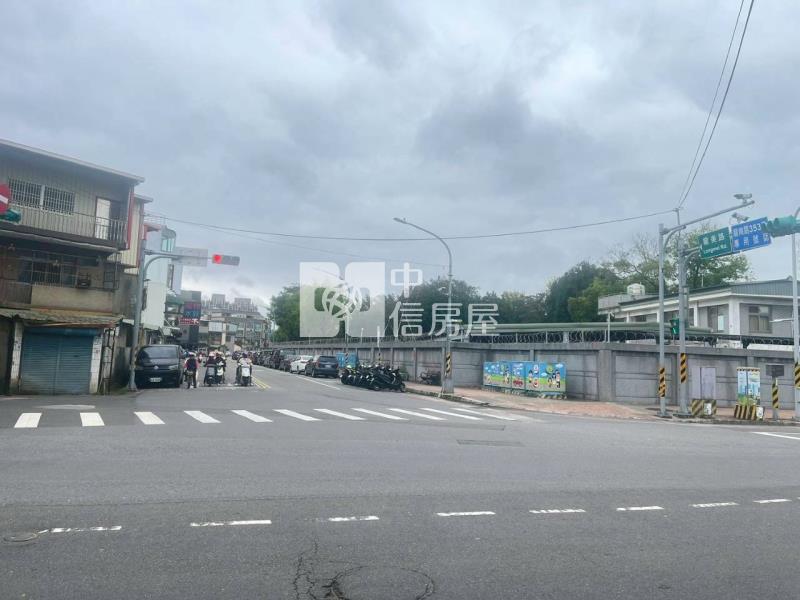 忠貞國小旁可營業透天房屋室內格局與周邊環境