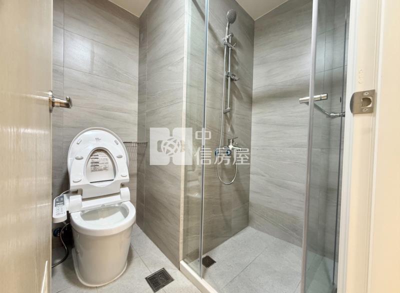 青空蔚來兩房休旅車位房屋室內格局與周邊環境