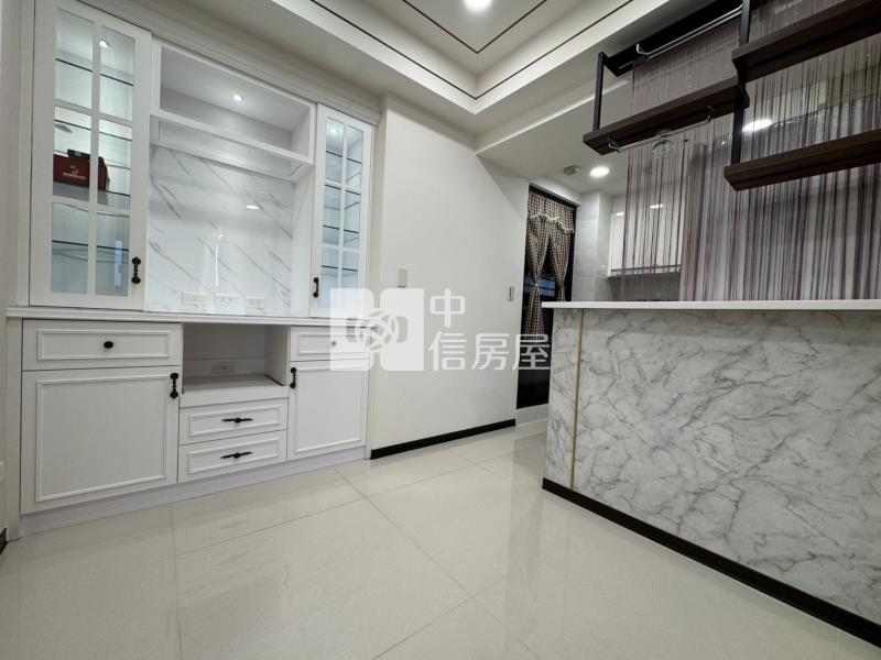 文心南路高樓層三改二平車視野戶房屋室內格局與周邊環境