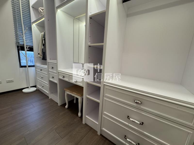 文心南路高樓層三改二平車視野戶房屋室內格局與周邊環境