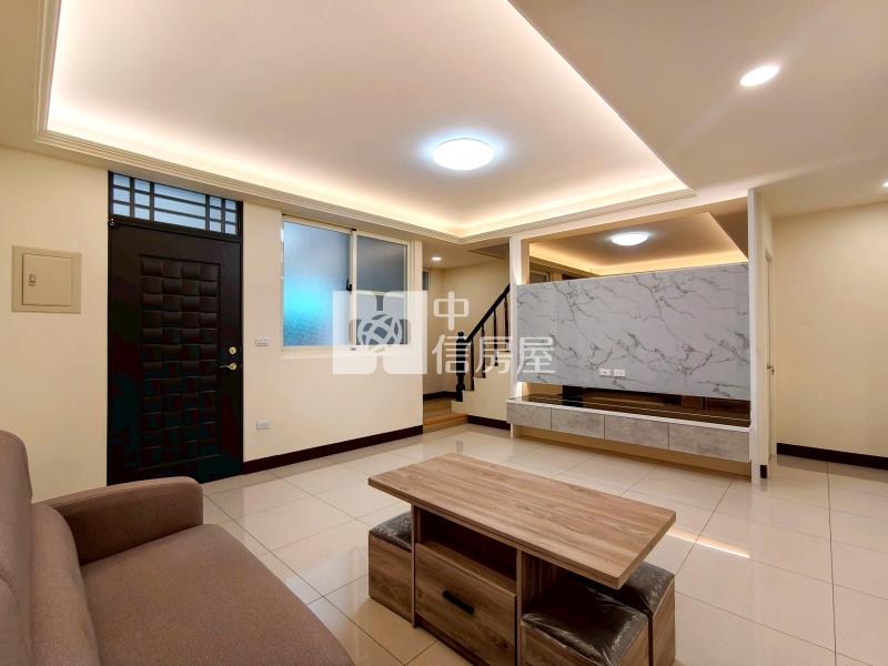 樹孝商圈大面寬孝親透天可停雙車房屋室內格局與周邊環境