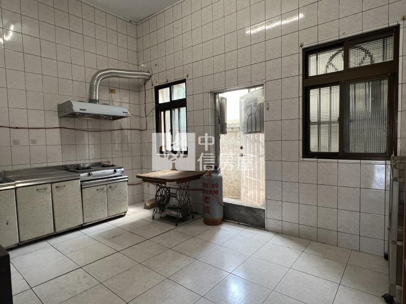 屏東房屋《龍泉金雞母透天》房屋室內格局與周邊環境