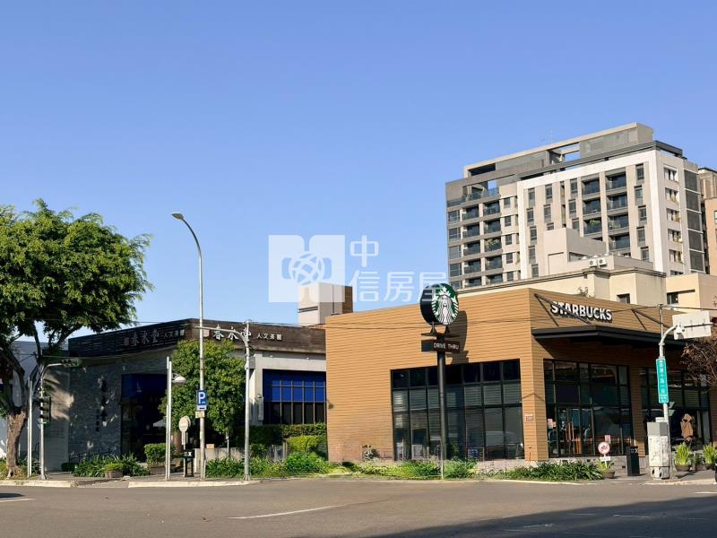 14期時程獎勵容積臨30米路大面寬建地房屋室內格局與周邊環境