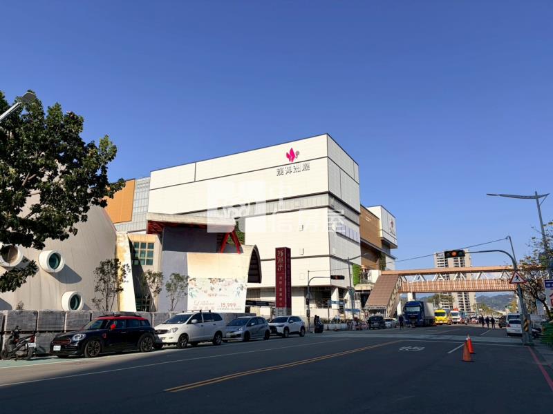 14期時程獎勵容積臨30米路大面寬建地房屋室內格局與周邊環境