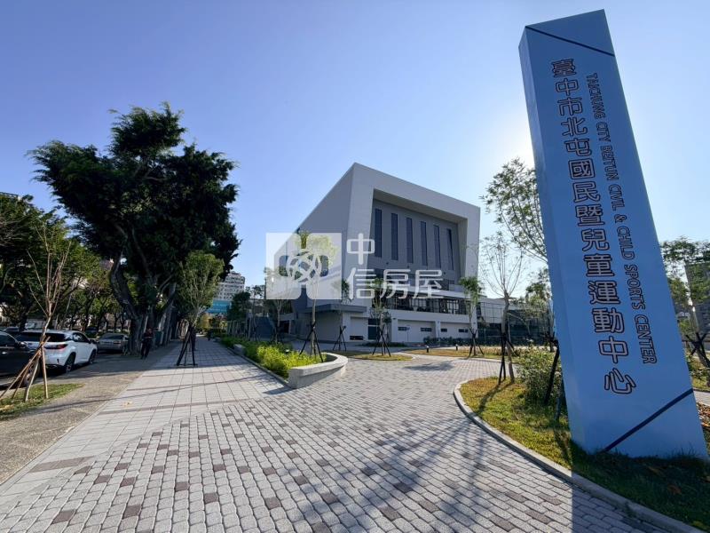 14期時程獎勵容積臨30米路大面寬建地房屋室內格局與周邊環境