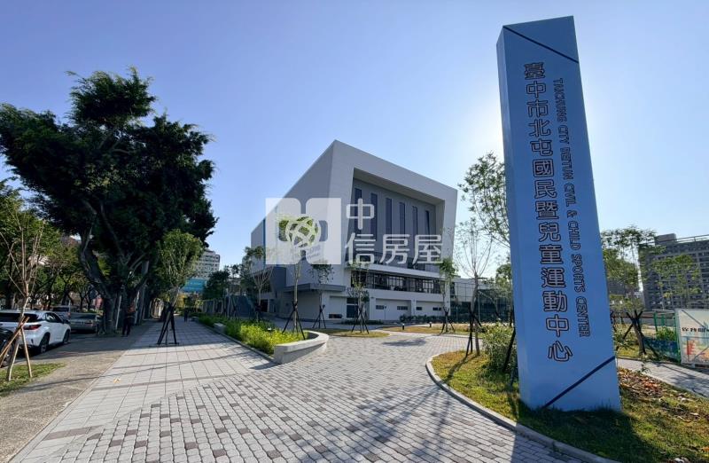 14期時程獎勵容積臨30米路大面寬建地房屋室內格局與周邊環境