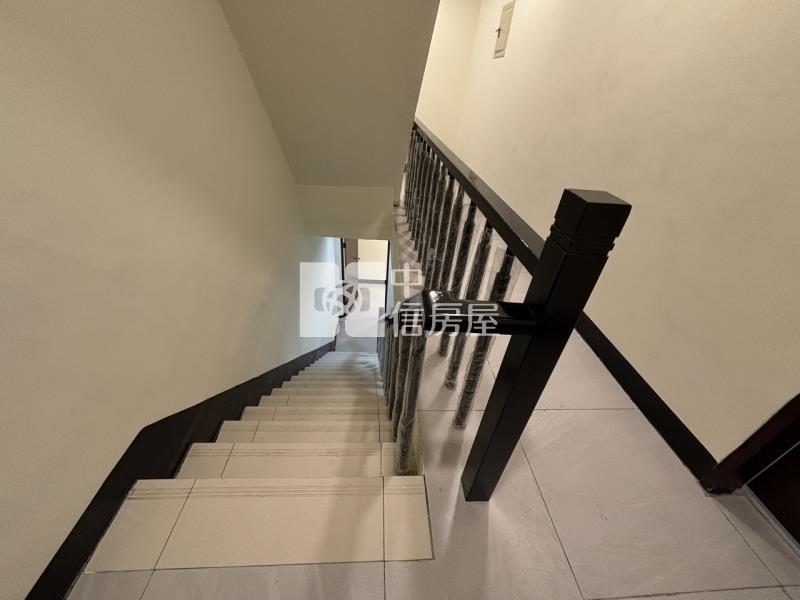 平鎮北勢國小整新透天房屋室內格局與周邊環境