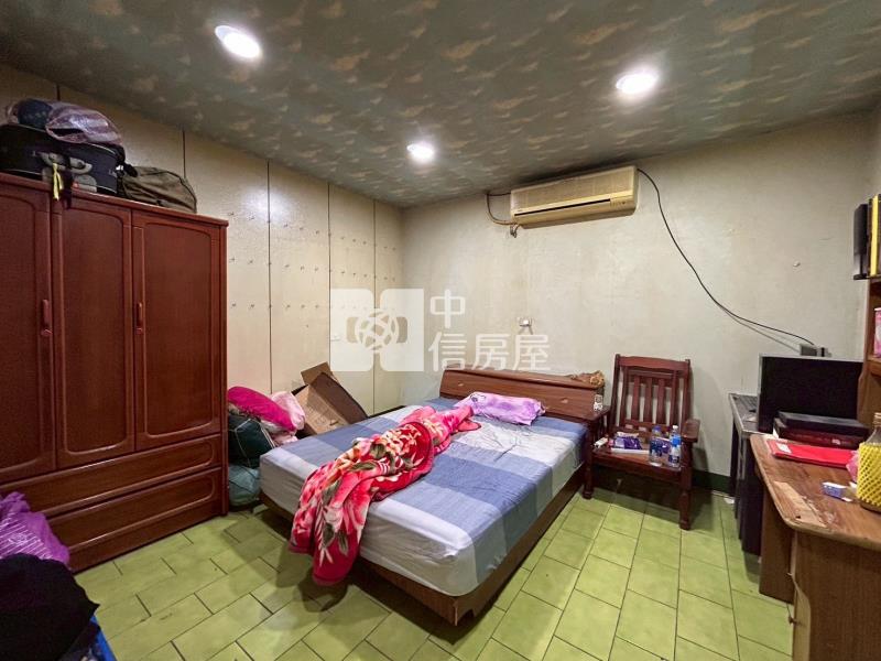 1J34體育園區第一排透天金店面房屋室內格局與周邊環境