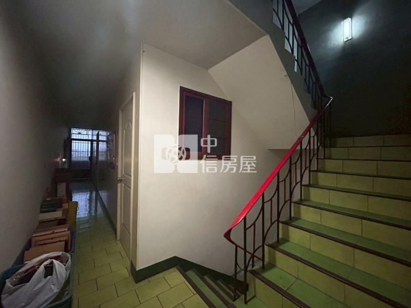 1J34體育園區第一排透天金店面房屋室內格局與周邊環境