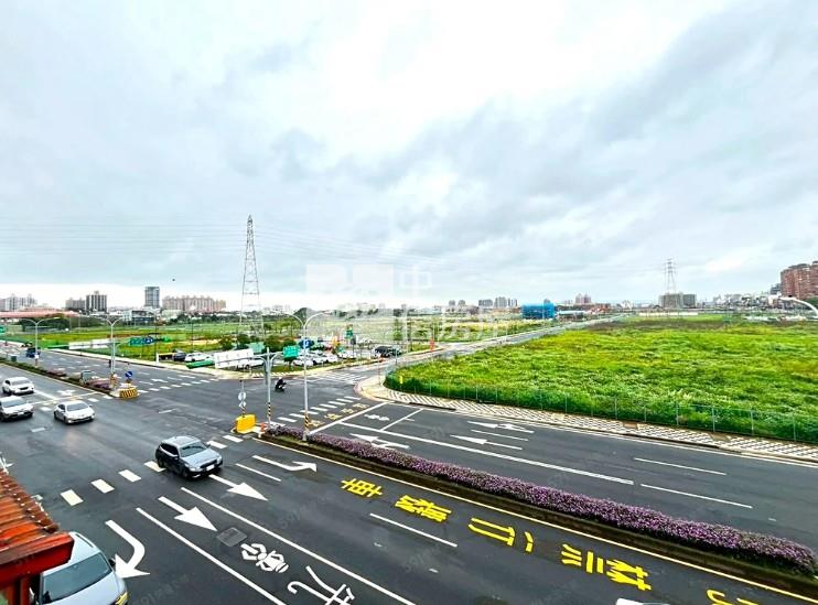 【奔馳】中壢體育園區透天店面房屋室內格局與周邊環境