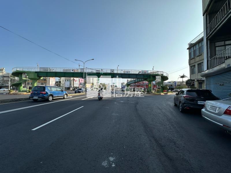 頭份臨路大面寬住店房屋室內格局與周邊環境