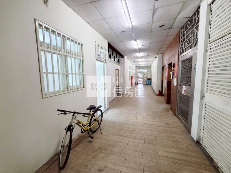 中壢近SOGO低總價套房B-車位可另購房屋室內格局與周邊環境