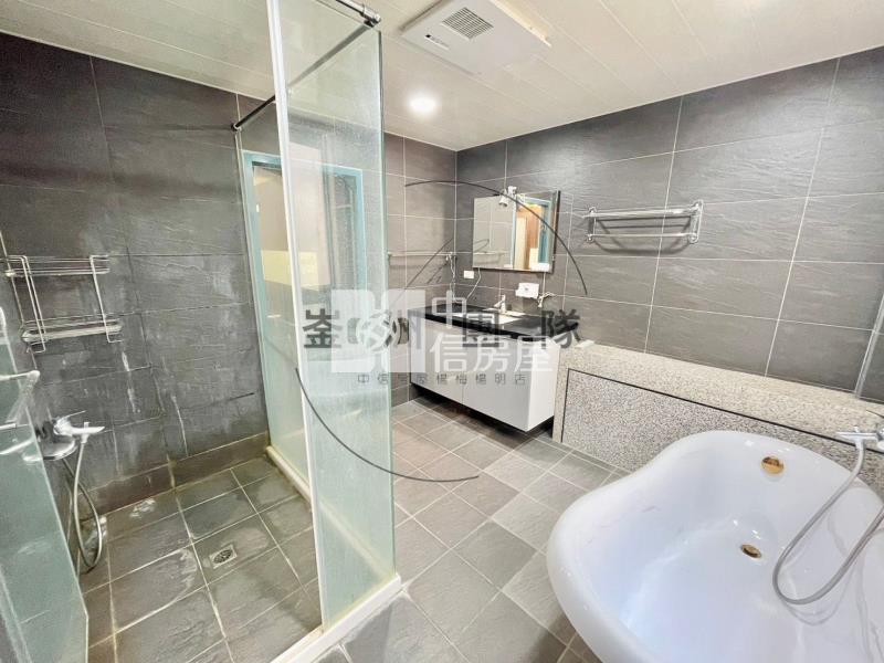 曉峰大地５房雙車美別墅房屋室內格局與周邊環境