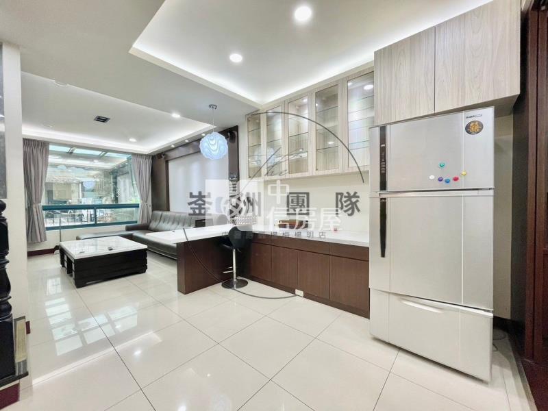 曉峰大地５房雙車美別墅房屋室內格局與周邊環境