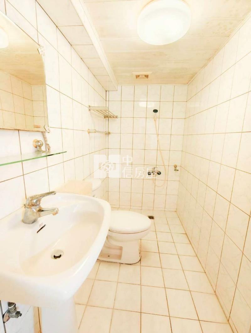 北區育德二路花園雙車美墅房屋室內格局與周邊環境