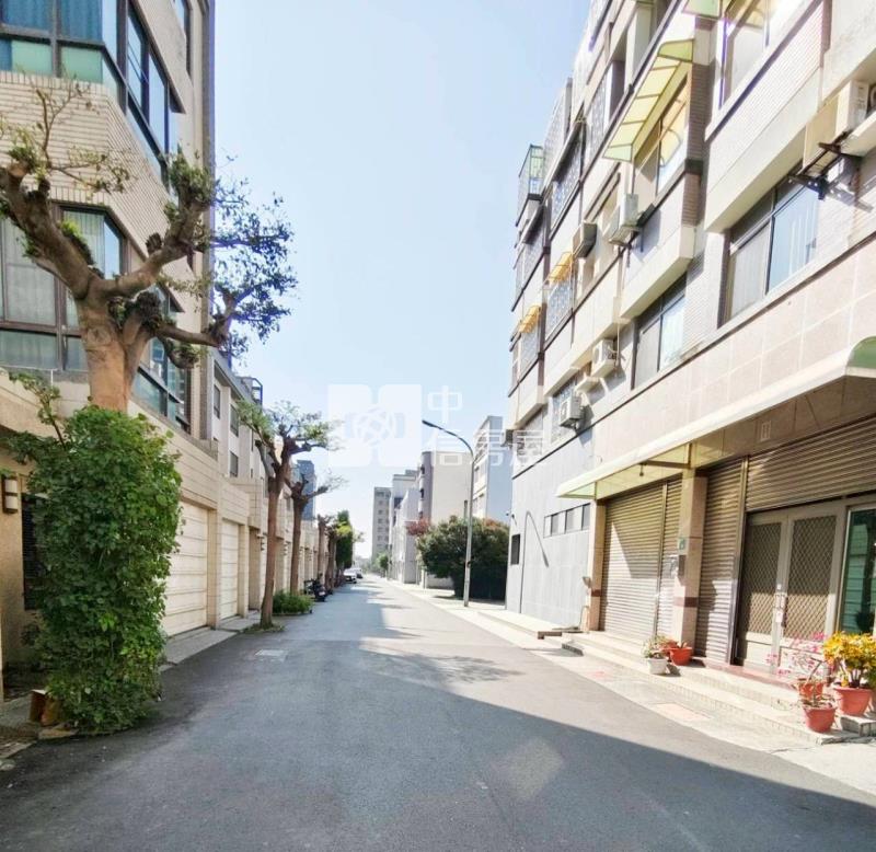 北區育德二路花園雙車美墅房屋室內格局與周邊環境