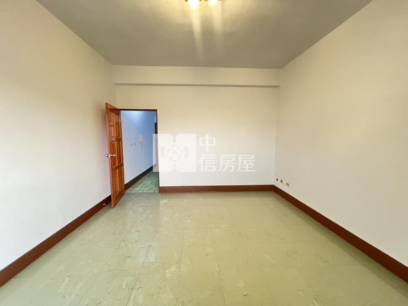 3S47三多路透天店面房屋室內格局與周邊環境