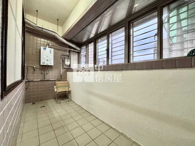 光華國宅中區採光美三房房屋室內格局與周邊環境