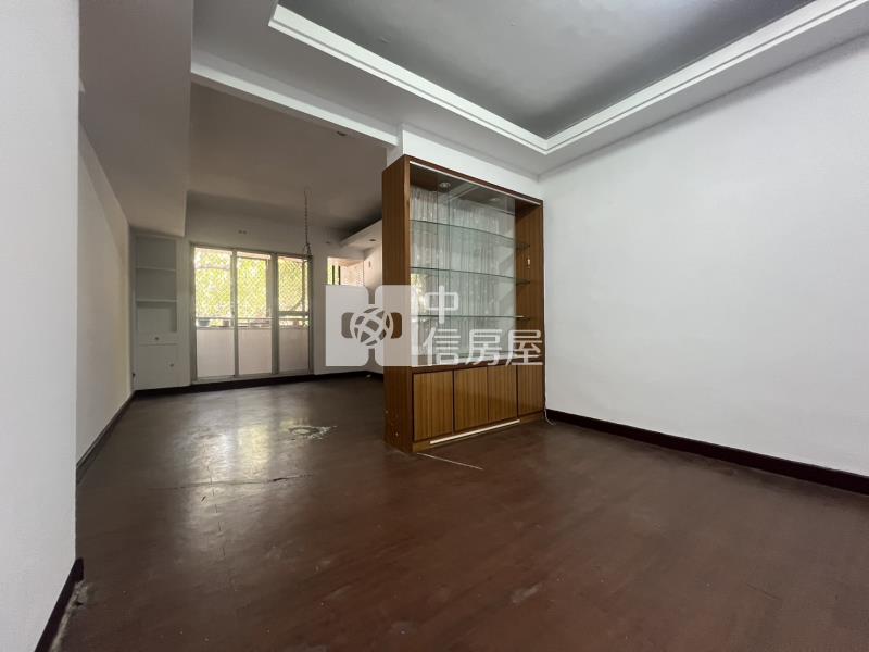 崇誨市場電梯三房房屋室內格局與周邊環境