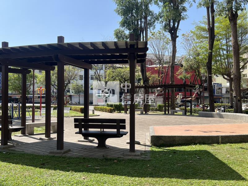 崇誨市場電梯三房房屋室內格局與周邊環境