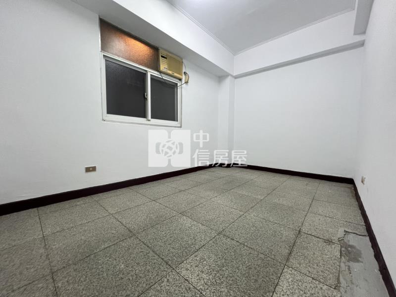 崇誨市場電梯三房房屋室內格局與周邊環境