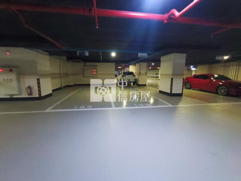 【奔馳】新森活-水岸景觀-三房雙車房屋室內格局與周邊環境