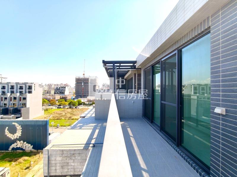 正14期全新臨路角間電梯別墅(專)房屋室內格局與周邊環境