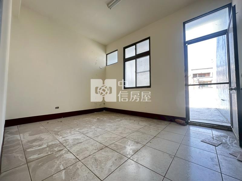 烏日榮泉公園大地坪可隔孝親房臨路別墅房屋室內格局與周邊環境