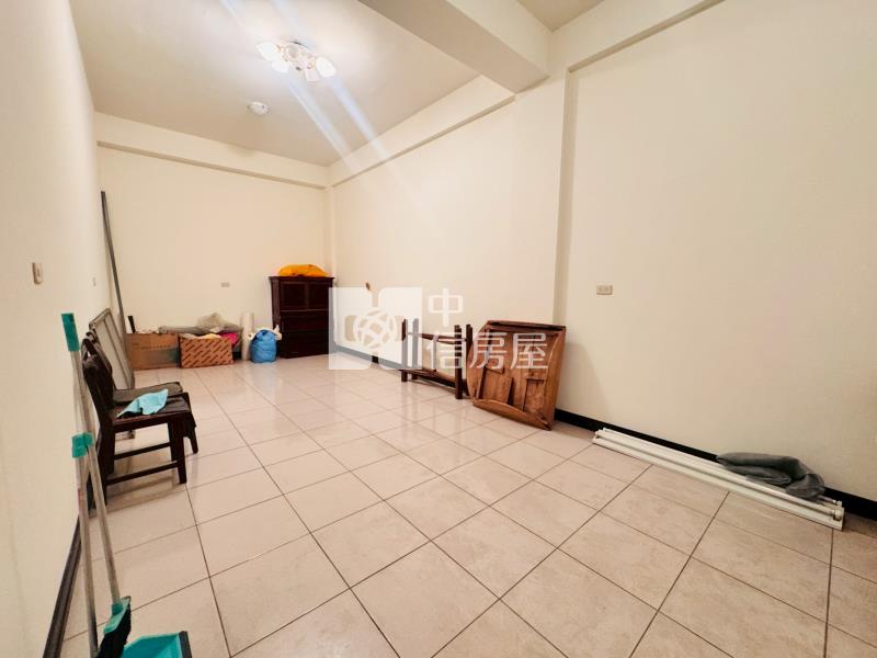 集集市區63大地坪震後店住房屋室內格局與周邊環境